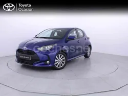 Azul Usado 2024 Toyota Yaris Hybrid Active Berlina | 22.975 € (Un poco caro)