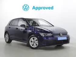 Azul Usado 2023 VW Golf VIII Life Berlina | 23.900 € (Precio justo)