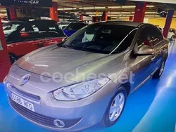Beige Usado 2011 Renault Fluence Dynamique Berlina | 8890 € (Caro)