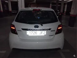 Blanco Usado 2015 Toyota Yaris Hybrid Active Berlina | 11.500 € (Precio justo)