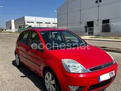 Rojo Usado 2003 Ford Fiesta Ghia Utilitario | 2990 € (Precio justo)