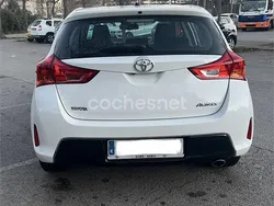 Blanco Usado 2013 Toyota Auris Advance Berlina | 7850 €