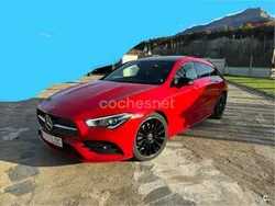 Rojo Usado 2019 Mercedes CLA200 Shooting Brake Familiar | 30.000 €