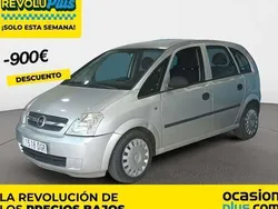 Plateado Usado 2005 Opel Meriva Essentia Monovolumen | 2200 €