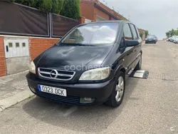 Negro Usado 2004 Opel Zafira Elegance Monovolumen | 1500 €