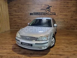 Blanco Usado 2005 Ford Mondeo Ambiente Berlina | 2490 € (Precio justo)