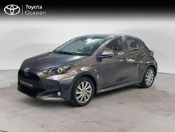 Gris Usado 2024 Toyota Yaris Hybrid Active Berlina | 21.250 € (Precio justo)