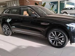 Negro Usado 2024 Jaguar F-Pace R-Dynamic SUV | 64.500 €
