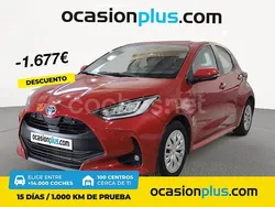 Rojo Usado 2023 Toyota Yaris Hybrid Business Edition Berlina | 18.450 € (Super precio)