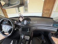 Negro Usado 2005 Mercedes E200 Classic Berlina | 3200 €