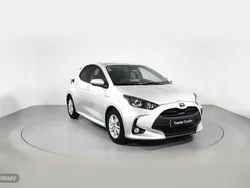 Plateado Usado 2020 Toyota Yaris Active Berlina | 19.700 € (Un poco caro)