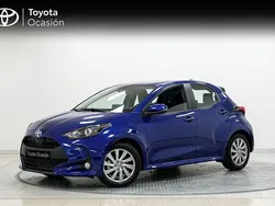 Azul Usado 2024 Toyota Yaris Hybrid Active | 23.250 € (Precio justo)