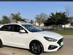 Blanco Usado 2021 Hyundai i30 Berlina | 13.000 € (Buen precio)