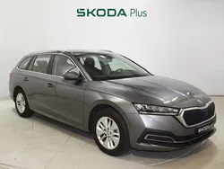 Gris / plata Usado 2024 Skoda Octavia Ambition Familiar | 25.300 € (Precio justo)