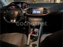 Azul Usado 2018 Peugeot 308 Access Berlina | 8800 € (Precio justo)