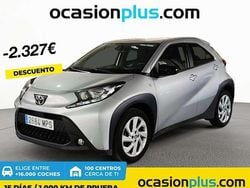 Gris Usado 2024 Toyota Aygo Play Utilitario | 12.773 € (Precio justo)