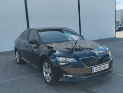 Negro Usado 2018 Skoda Superb Active Berlina | 15.300 € (Precio justo)