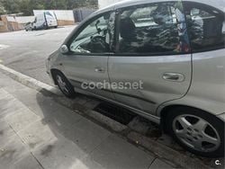 Gris / plata Usado 2001 Nissan Almera Tino Monovolumen | 1500 €