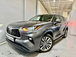 Gris / plata Usado 2021 Toyota Highlander Advance SUV | 52.490 € (Caro)
