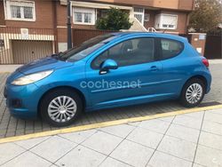Azul Usado 2011 Peugeot 207 Envy Berlina | 2990 € (Precio justo)