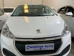 Blanco Usado 2019 Peugeot 208 Active Utilitario | 7000 €