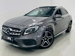 Gris / plata Usado 2020 Mercedes GLA200 SUV | 28.499 € (Super precio)