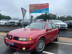 Granate Usado 2001 Seat Leon Sport Berlina | 2900 €