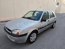 Gris / plata Usado 2000 Ford Fiesta Ghia Utilitario | 1500 €