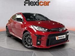 Rojo Usado 2022 Toyota Yaris Berlina | 32.790 € (Buen precio)