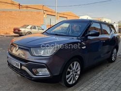 Negro Usado 2016 Ssangyong (KGM) Tivoli SUV | 7500 €