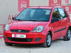 Rojo Usado 2007 Ford Fiesta Futura Utilitario | 3990 € (Un poco caro)