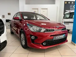 Rojo Usado 2021 Kia Rio Berlina | 12.900 € (Precio justo)