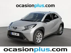 Gris Usado 2024 Toyota Aygo Play Utilitario | 14.100 € (Precio justo)