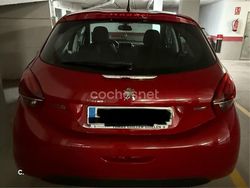Rojo Usado 2016 Peugeot 208 Allure Utilitario | 10.000 € (Caro)