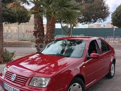 Granate Usado 2001 VW Bora Conceptline Berlina | 3500 €