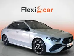 Gris Nuevo 2024 Mercedes A200 Berlina | 33.990 € (Buen precio)