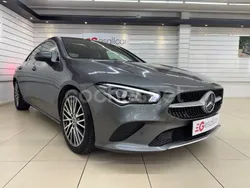 Gris / plata Usado 2020 Mercedes CLA200 Berlina | 29.495 € (Buen precio)