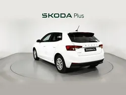 Blanco Usado 2024 Skoda Fabia Selection Berlina | 16.500 € (Precio justo)