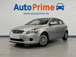 Gris / plata Usado 2010 Kia Ceed Berlina | 5470 € (Buen precio)