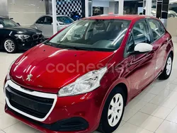 Rojo Usado 2017 Peugeot 208 Access Utilitario | 7900 € (Precio justo)