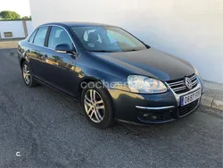 Azul Usado 2007 VW Jetta Advance Berlina | 3990 € (Precio justo)