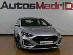 Plateado Usado 2023 Ford Focus ST-Line Berlina | 18.990 € (Precio justo)