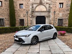 Gris / plata Usado 2024 Toyota Corolla Berlina | 32.990 €