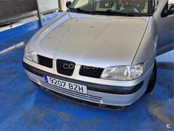 Gris / plata Usado 2002 Seat Cordoba Stella Berlina | 1900 €