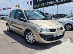 Marrón Usado 2006 Renault Scénic II Dynamique Monovolumen | 5900 € (Caro)