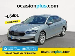 Gris / plata Nuevo 2025 Skoda Superb Essence Berlina | 33.990 € (Precio justo)