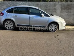 Gris / plata Usado 2006 Citroën C4 Exclusive Berlina | 3900 € (Buen precio)