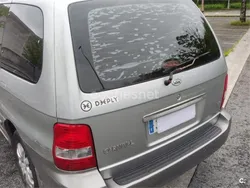 Gris / plata Usado 2004 Kia Carnival EX Monovolumen | 2600 € (Precio justo)