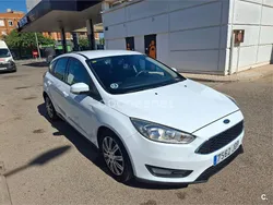 Blanco Usado 2015 Ford Focus Trend Berlina | 5000 € (Precio justo)