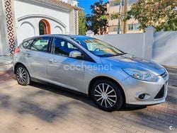 Gris / plata Usado 2013 Ford Focus Trend Berlina | 7500 € (Buen precio)